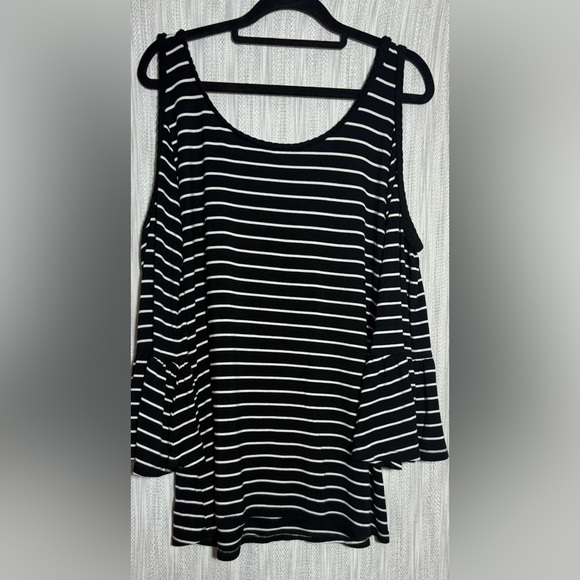 Neiman Marcus Black and White Striped Blouse - Picture 4 of 4